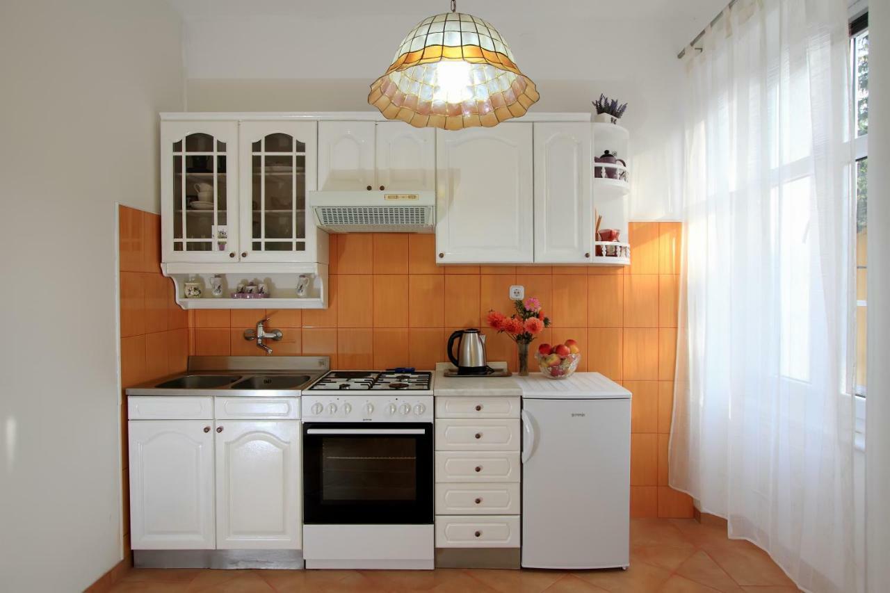 Bivium Apartman Otocsán Kültér fotó