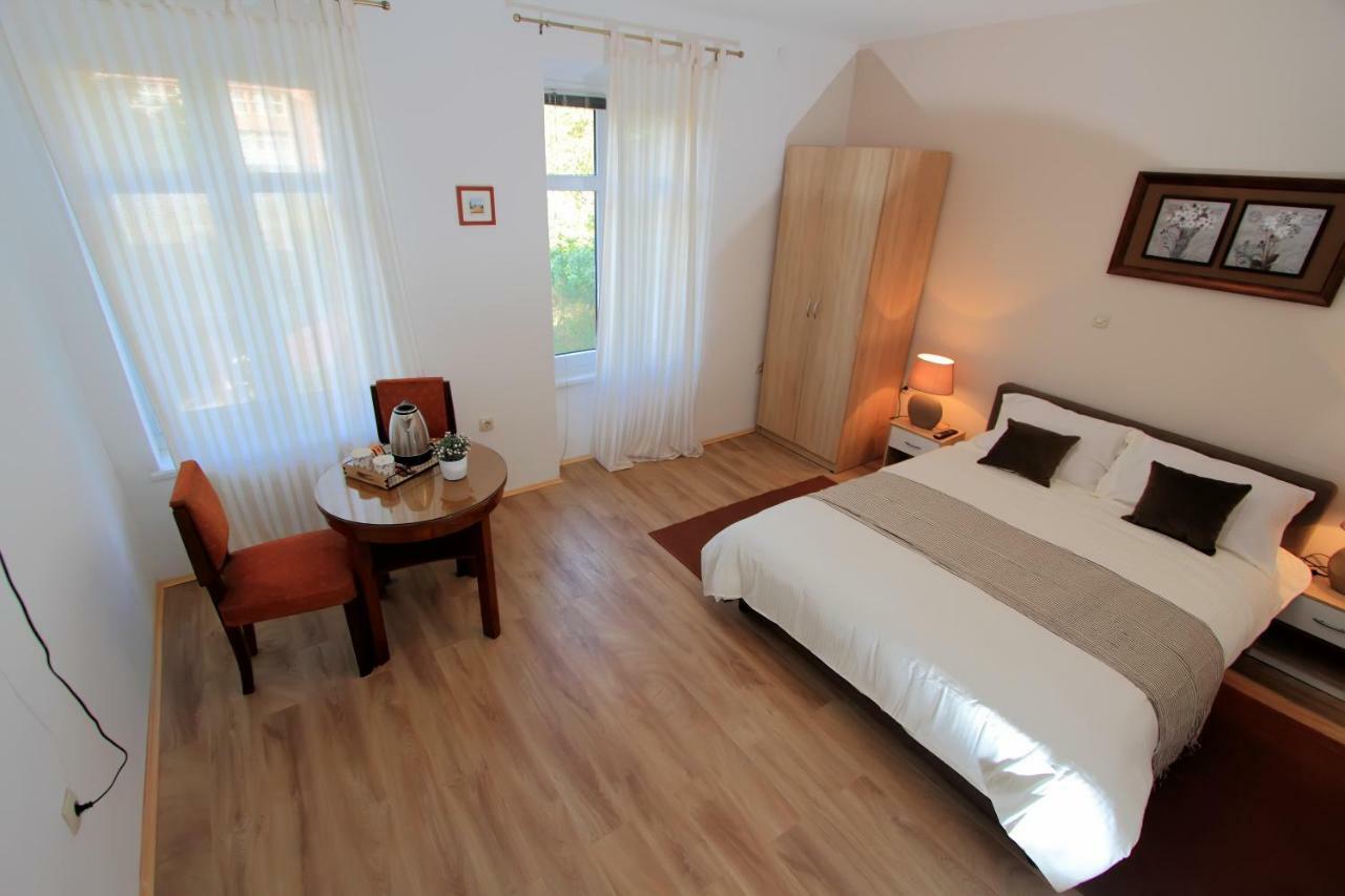 Bivium Apartman Otocsán Kültér fotó